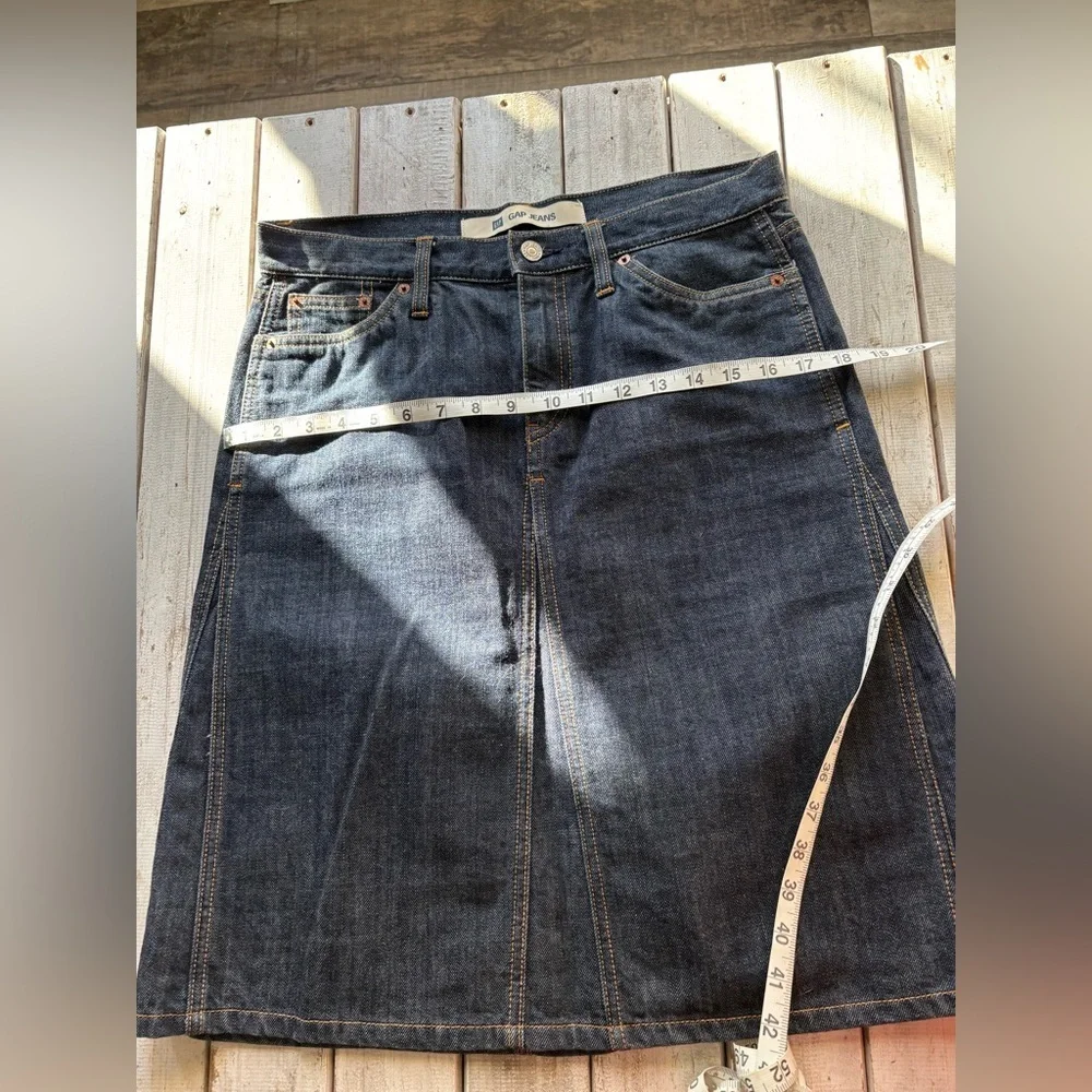 GAP Dark Wash Denim A-Line Skirt Cotton Mid Rise Classic Size 8